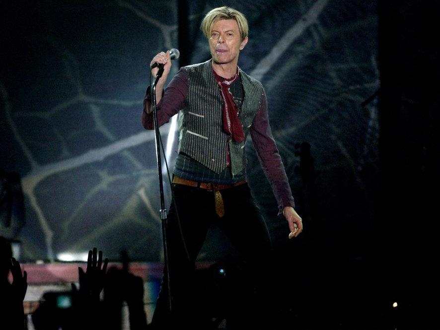 Efsane müzisyen David Bowie'nin ilk demo kaydı ekmek sepetinde bulundu