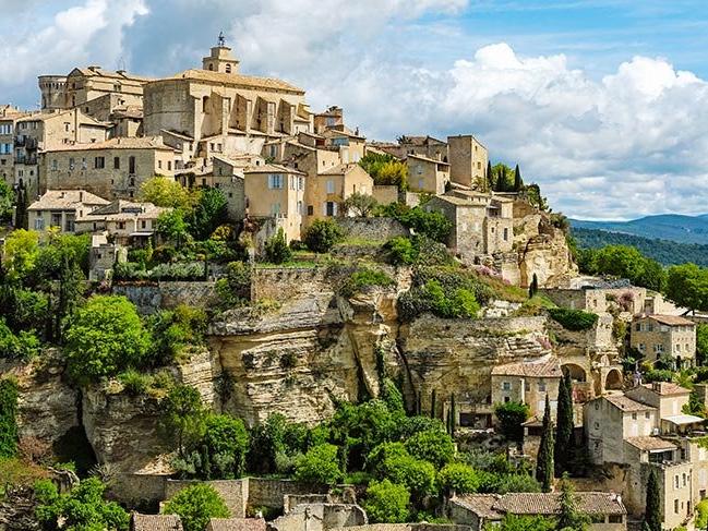 Güney Fransa’nın mavi ve yeşili buluşturan Provence köyleri