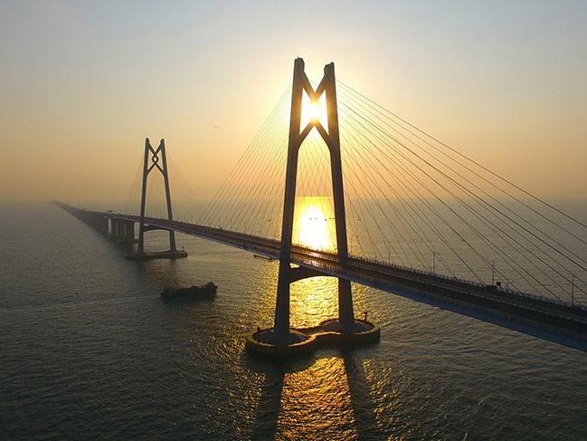 Dünyanın en uzun köprüsü tamamlanıyor