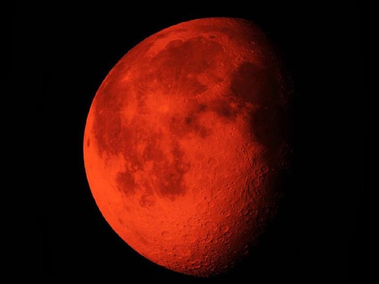 Kanlı ay tutulması kıyamet alameti mi? Korkutan Kanlı Ay tutulması iddiası...