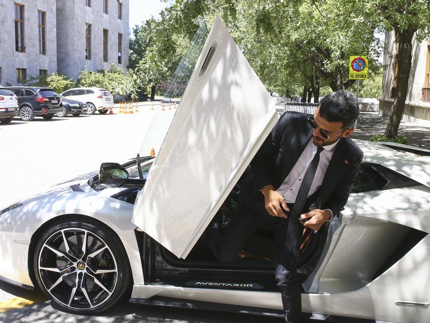 Kenan Sofuoğlu'nun Lamborghini'si: Devlet 3 milyon 200 bin liradan oldu!