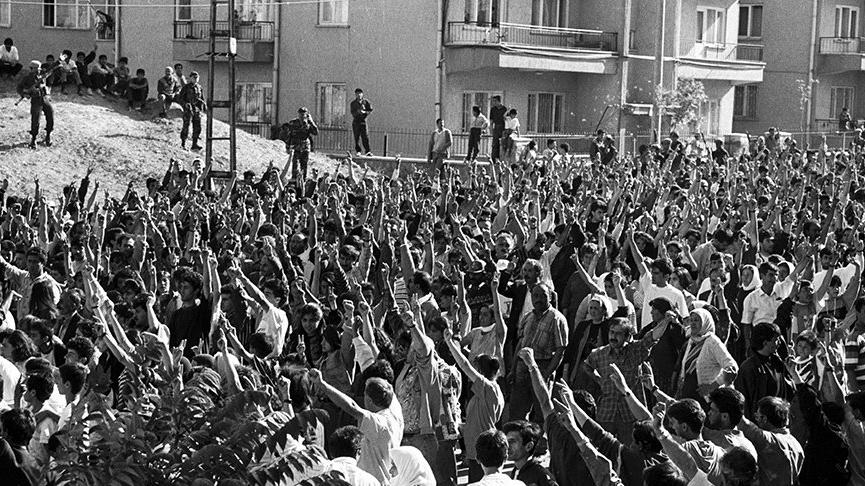 2 Temmuz 1993 Madımak Katliamı olayı nedir? İşte Sivas katliamının görülmemiş fotoğrafları...