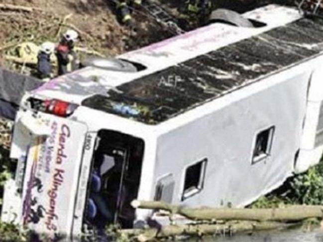 Hindistan'da feci kaza: Otobüs uçuruma yuvarlandı, 30 ölü