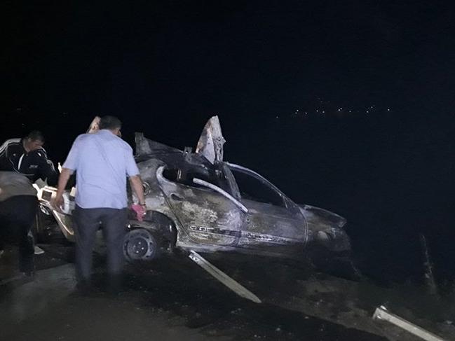 Samsun'da bariyerlere çarpan araç bir anda alev aldı! 3 kişi öldü