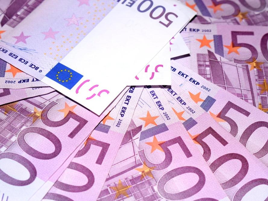 ECB faizleri ve para politikası yaklaşımını değiştirmedi