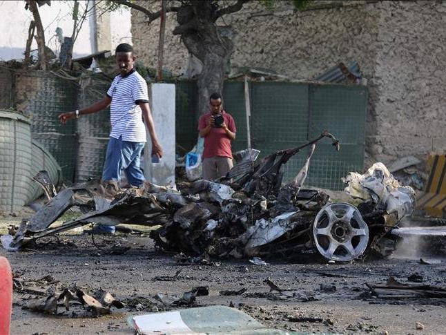 Somali'de bakanlığa bombalı saldırı