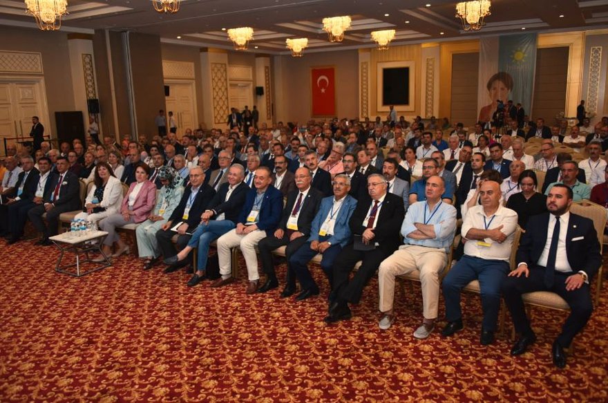 İYİ Parti Afyonkarahisar'da çalıştay gerçekleştiriyordu.