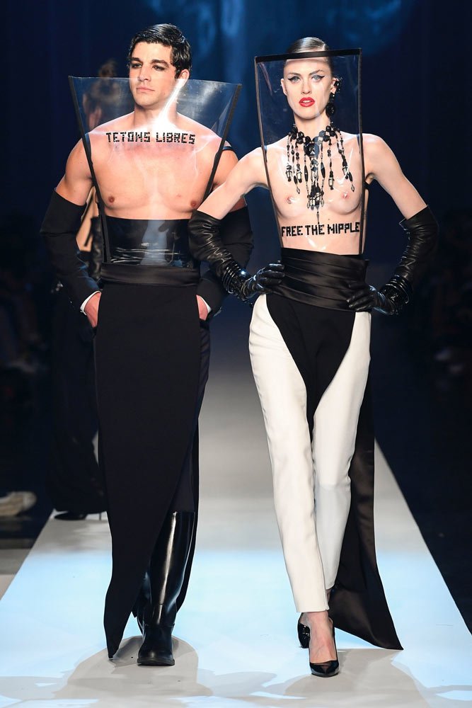 Jean Paul Gaultier'in Haute Couture Moda Haftası'ndaki tasarımları
