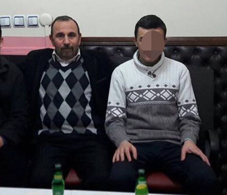 Karabey K.'nin (soldaki) 17 yaşındaki oğlu A.K.'yi (sağdaki) azmettirdiği iddia ediliyor.