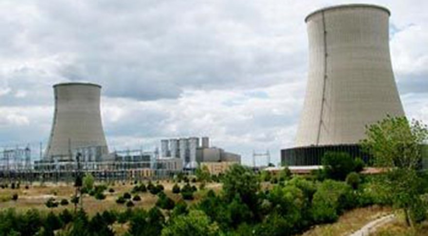 Doğalgaz çevrim santrellerinin kullandığı gaza yüzde 49.5 zam yapılınca elektrik fiyatları da arttı.