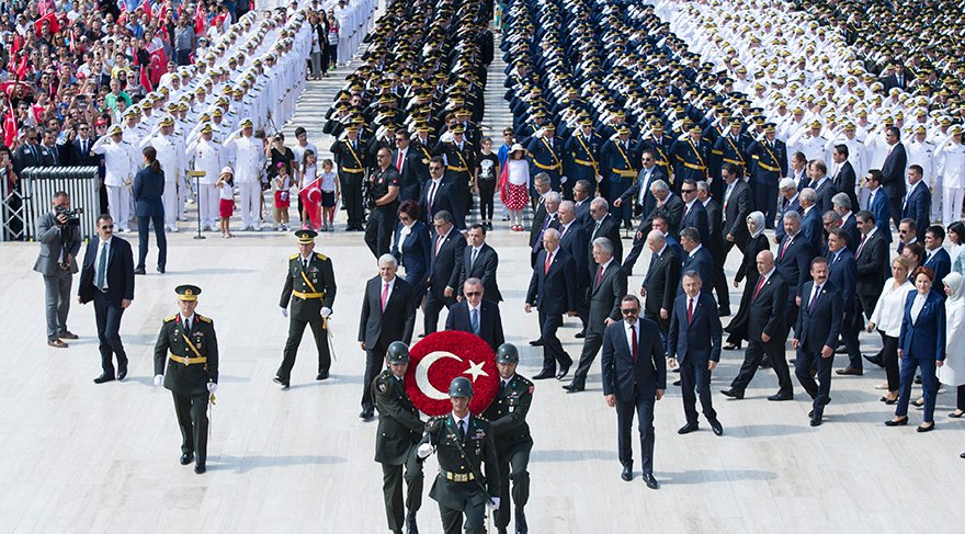 Anıtkabir'deki törene Cumhurbaşkanı Erdoğan, muhalefet liderleri ve devlet erkânı ile birlikte katıldı. Foto İHA