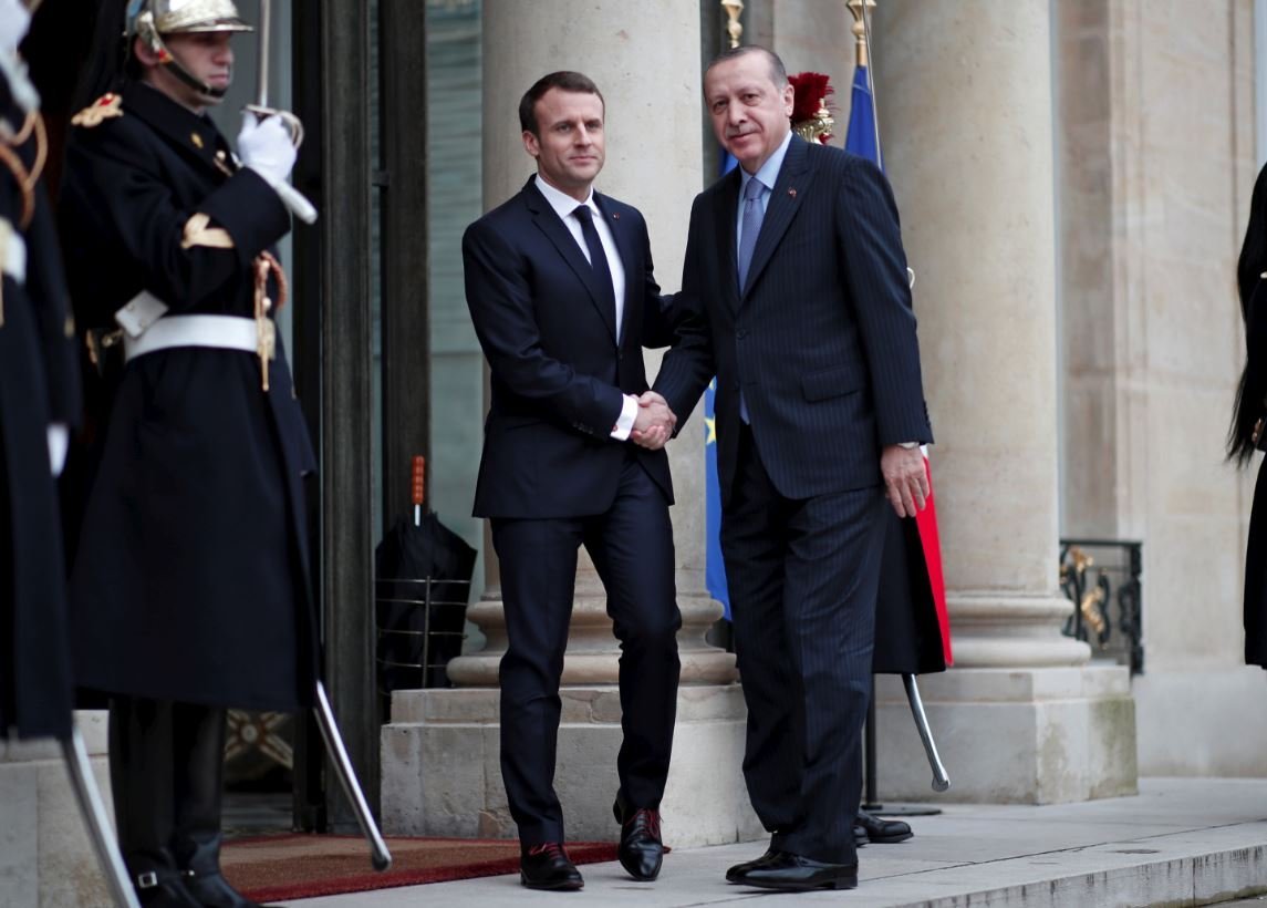 Macron ve Erdoğan sık sık bir araya geliyor.