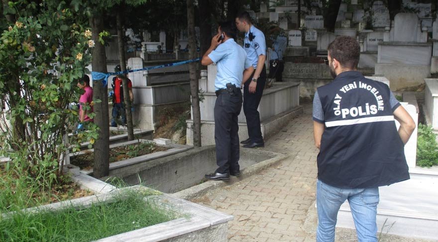 FOTO: İHA- Ümraniye Aşağı Dudullu Mezarlığında cenin bulundu