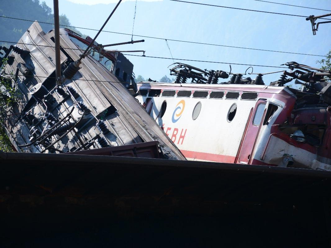 Bosna'da korkunç kaza: Trenler çarpıştı