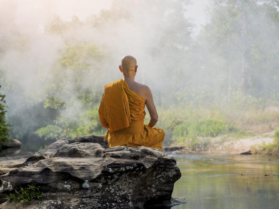 Budist tapınağında şok iddia: Rahibelerin zihnini kontrol ederek...