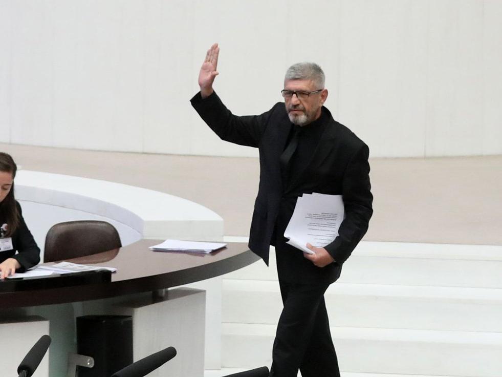 AKP kurmayının 'hain' dediği Abdullah Gül'e Saadet 'sahip çıktı'
