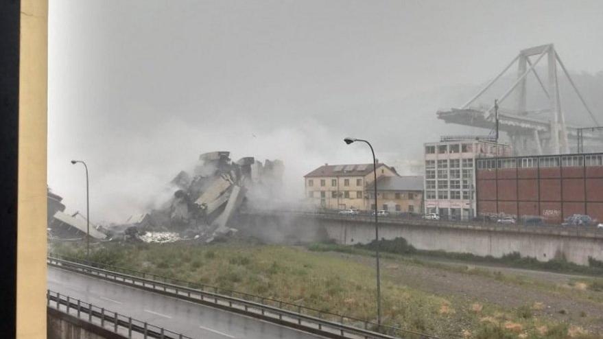 İtalya'da korkunç olay... 100 metre yüksekliğindeki köprü çöktü: Ölü ve yaralılar var