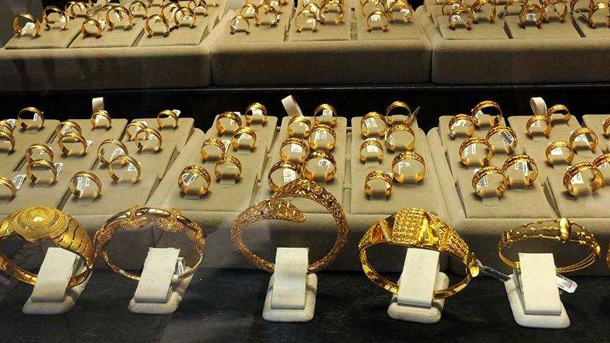 AdanalÄ±lar 3 gÃ¼n iÃ§inde 1 ton altÄ±n bozdurdu