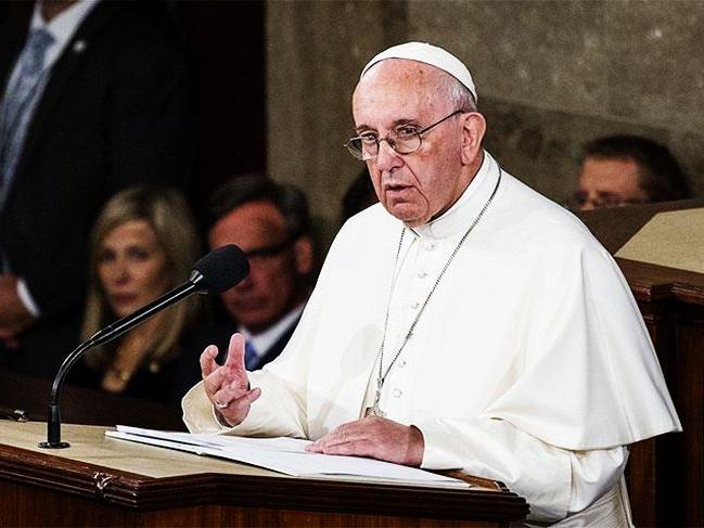 Başpiskopostan Papa'ya istifa çağrısı