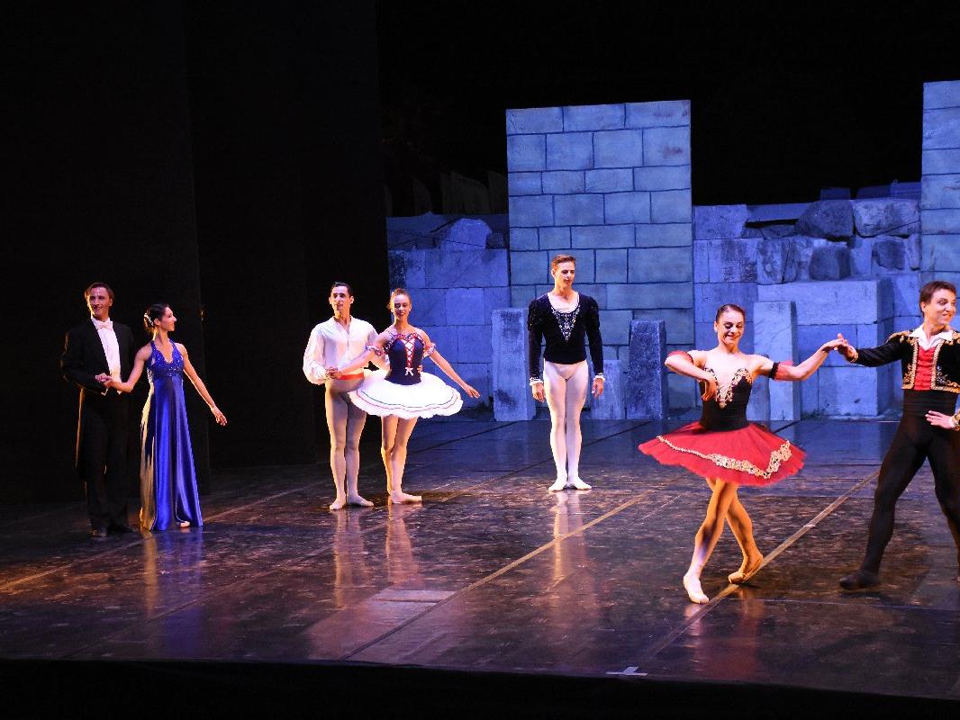 Viyana Devlet Opera Balesi Birliği, Bodrum Antik Tiyatro'da gösteri sundu