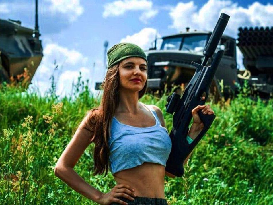 Rus ordusunda Instagram skandalı: Çıplak selfie paylaştılar