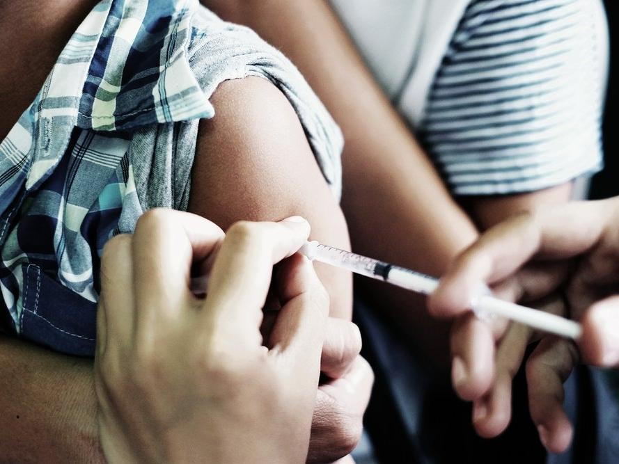 'Troller aşı konusunda bilgi kirliliği yaratıyor'