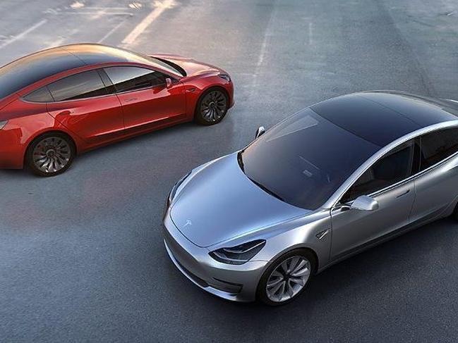 Elon Musk, Tesla'yı borsadan çekmeyi düşünüyor