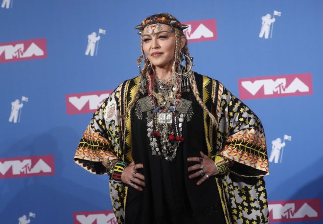 Madonna törene katılan yıldız isimler arasındaydı.