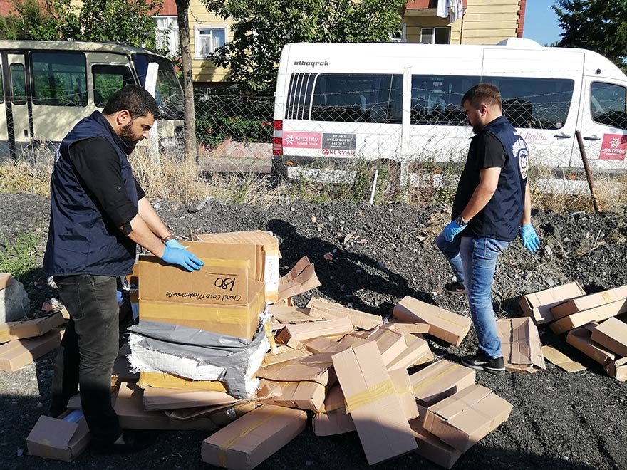 FOTO: İHA- DÜNYACA ÜNLÜ MARKALARIN TAKLİT EDİLEREK ÜRETİLDİĞİ PARFÜMLERİN PİYASA DEĞERİNİN, YAKLAŞIK 300 BİN DOLAR OLDUĞU ÖĞRENİLDİ
