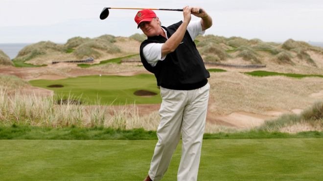 Trump'ın sık sık golf oynaması tepki çekiyor.