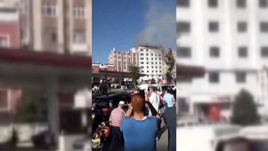 Yangın sırasında yoldan geçen vatandaşlar telefonlarla o anları kaydetti. DHA