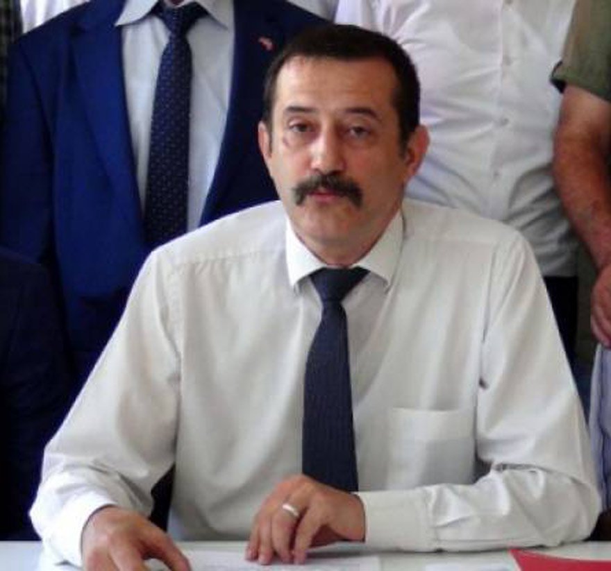 MHP Çanakkale İl Başkanı Hakan Pınar, rektörü sert sözlerle eleştirdi. 