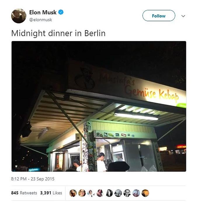Elon Musk sosyal medya hesabından Mustafa'nın büfesinde olduğunu belirten bir paylaşım yapmıştı...