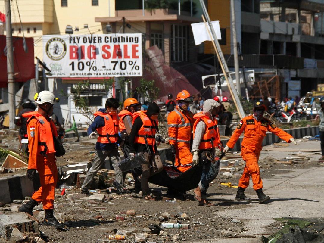 Endonezya'da bilanço artıyor: 832 kişi öldü