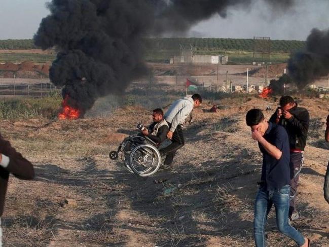 İsrail'den Gazze'deki barışçıl göstericilere hava saldırısı