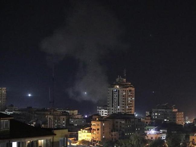 İsrail, Gazze'yi bombaladı