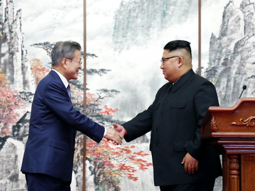 Kore'de tarihi imzalar atıldı... 65 yıllık savaş sona erdi