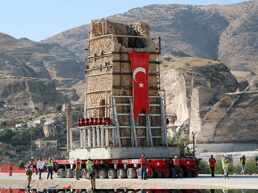 İmam Abdullah Zaviyesi, yeni yerinde 300 tonluk minaresine de kavuştu