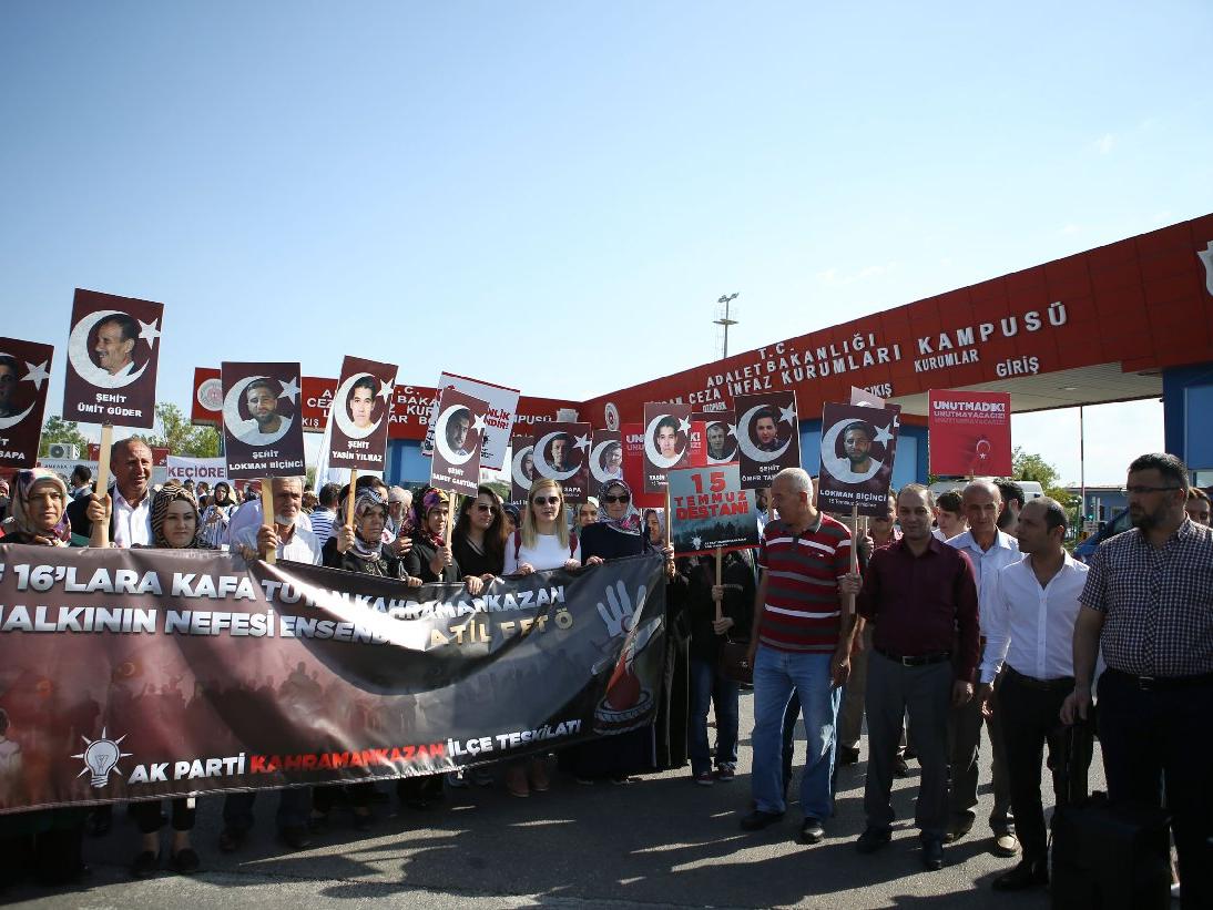 AKP'lilerden darbe girişimi davalarına yakın takip