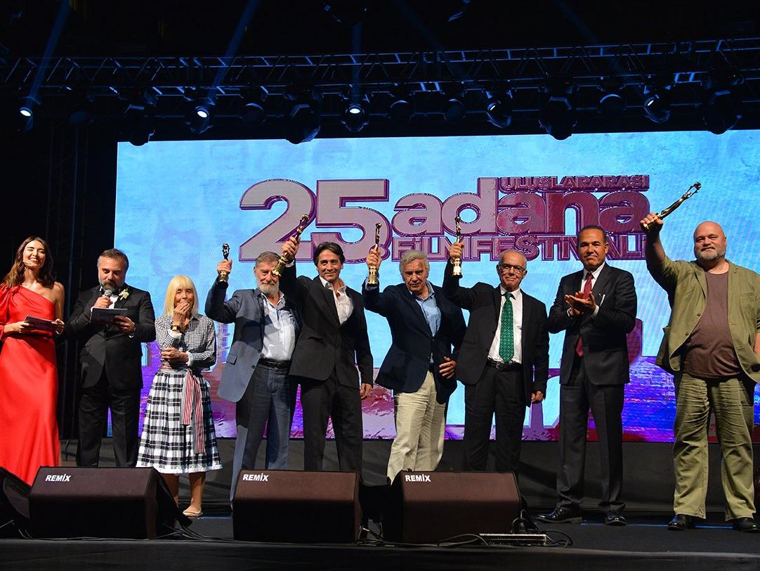 Adana Film Festivali'nde ustalar ödüllendirildi