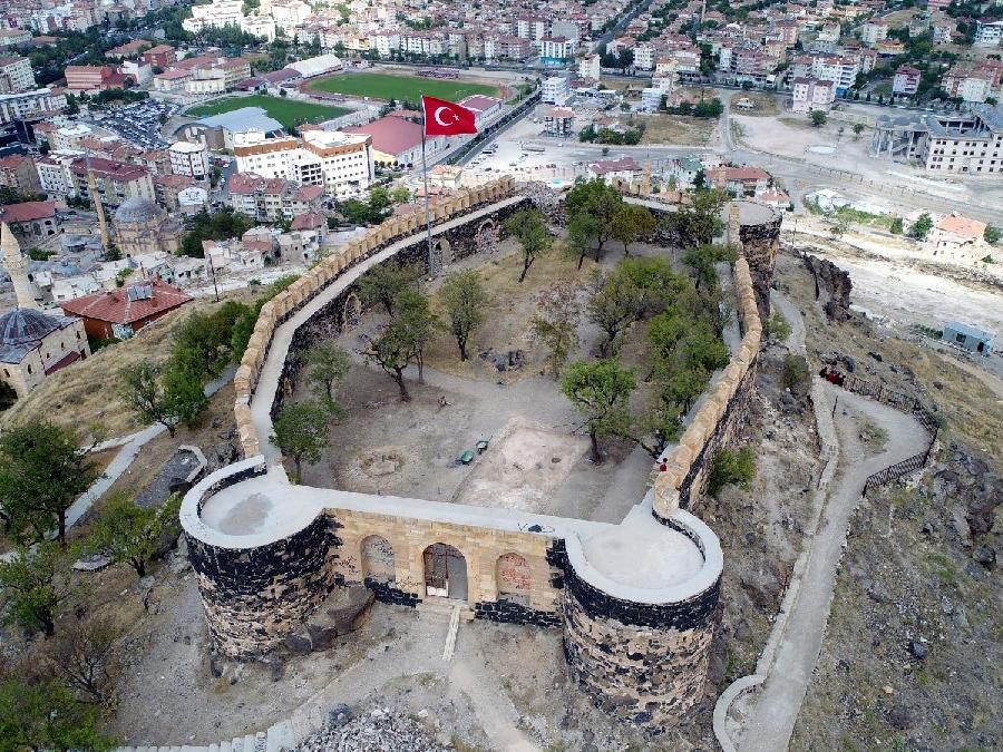 Nevşehir Kalesi'ndeki kazı çalışmaları tamamlandı