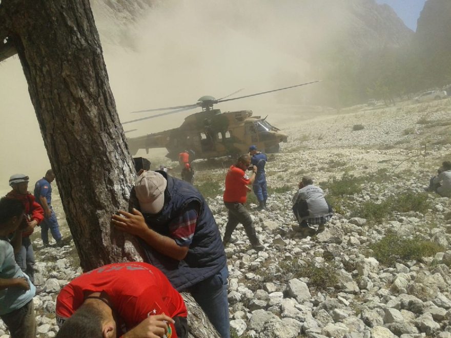 Yaralı genç askeri helikopterle hastaneye kaldırıldı. AA