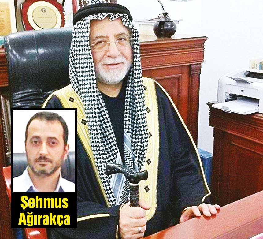 Mardin Artuklu Üniversitesi Rektörü Prof. Ahmet Ağırakça, Arap şeyhleri gibi giyinip fotoğraflarını sosyal medya hesabından paylaşması ve çiğ köfte ihaleleriyle gündeme gelmişti.
