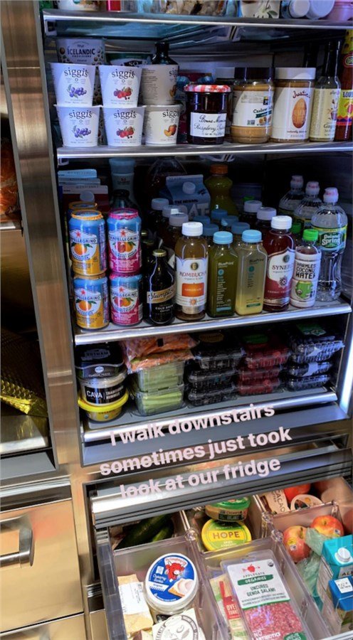 Bella Hadid'in buzdolabının için oldukça düzenli.