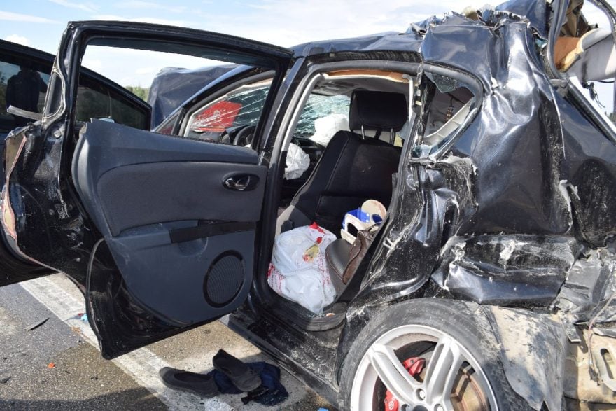 Kazada 2 kişi ölürken 1'i çocuk 3 kişi de yaralandı. İHA