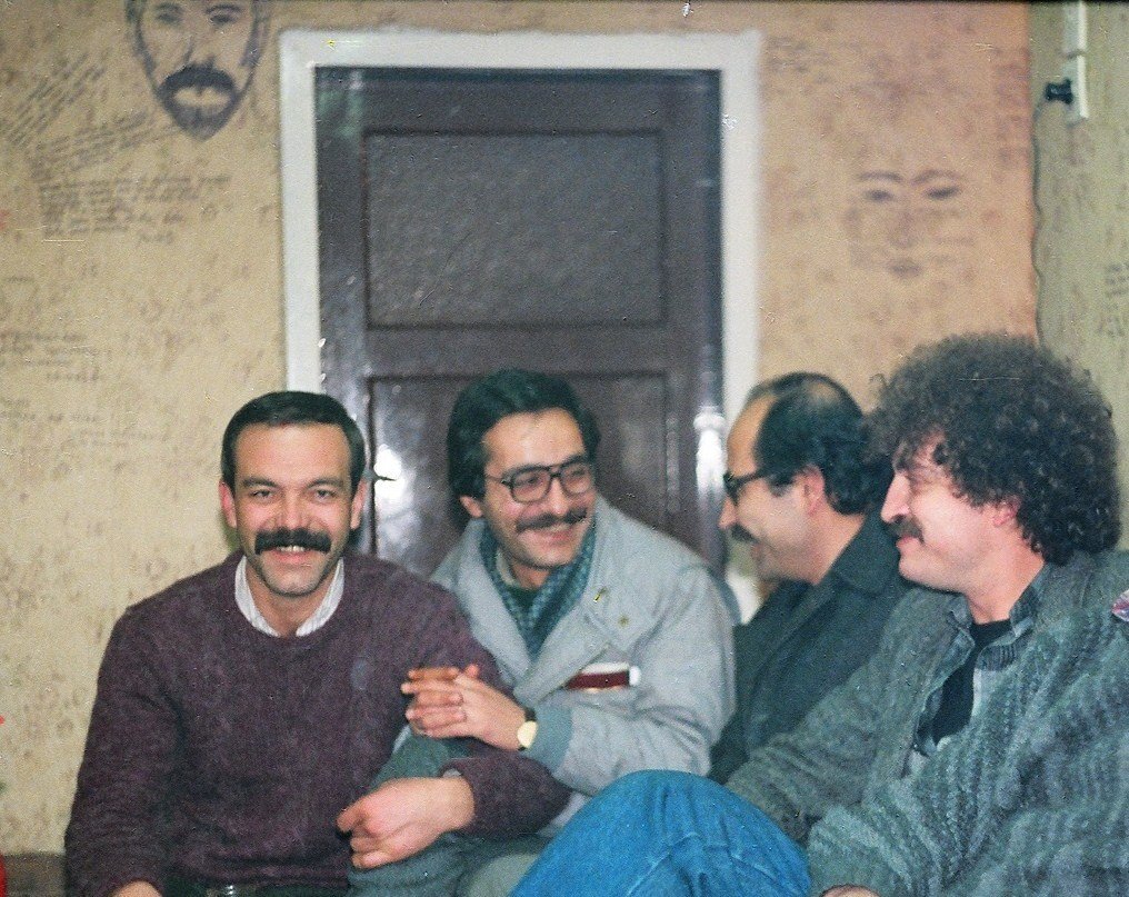 Ercan Kesal'ın gençlik yıllarından (En solda)