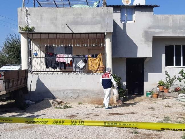 Adana'da dehşet! 3 çocuğunu boğazlarını keserek öldürdü
