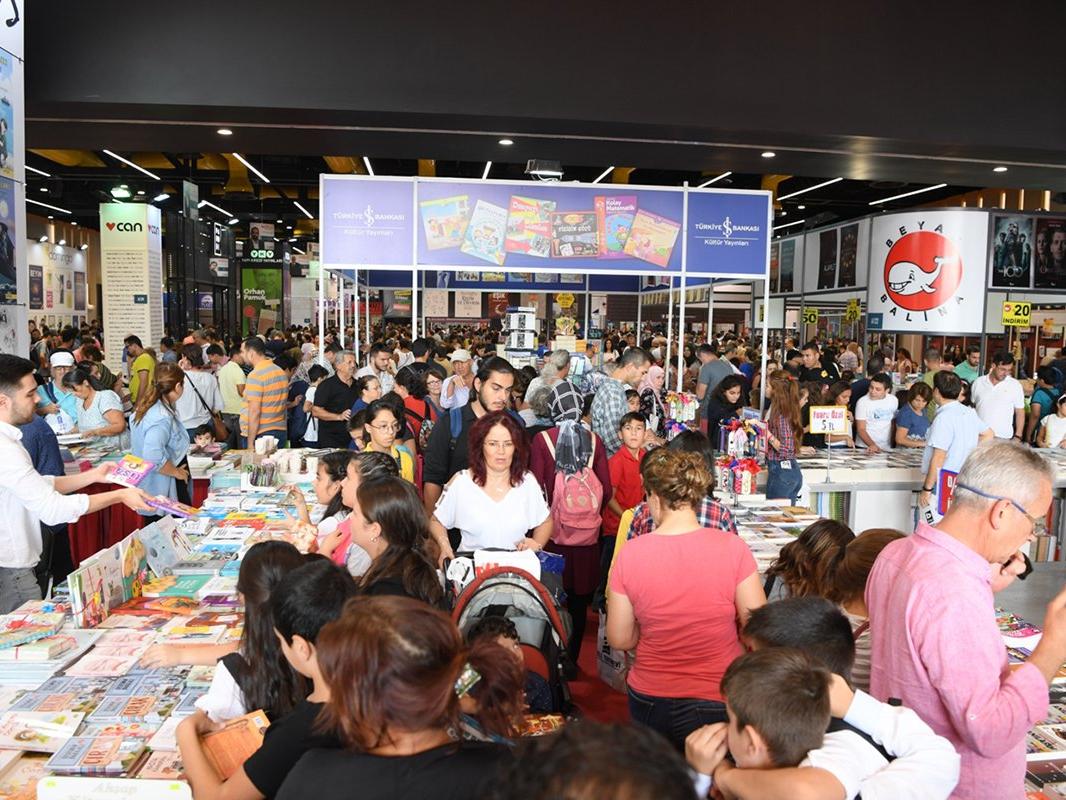 Antalya Kitap Fuarı ziyaretçi rekoru kırdı