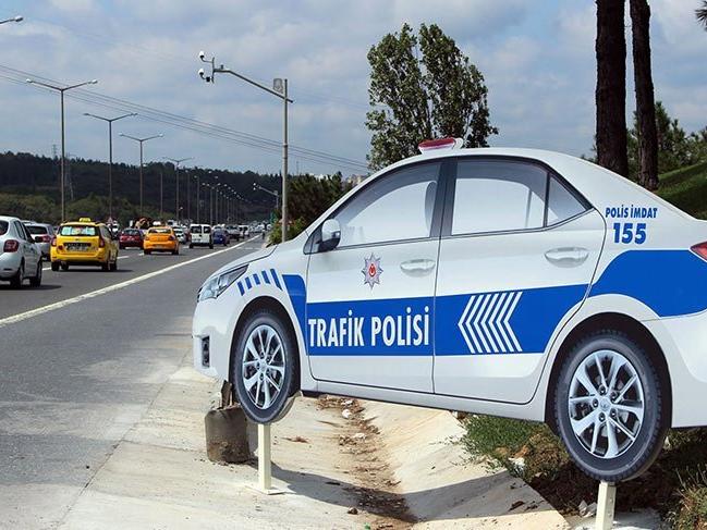 Maket polis araçları kazaları azalttı