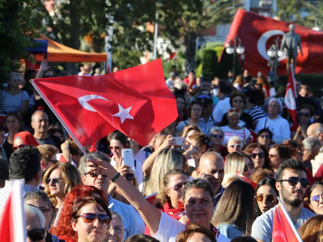 Türk milletinin tabiat ve adetlerine en uygun yönetim şekli nedir?
